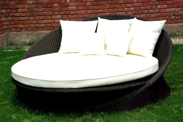 Moray Day Bed
