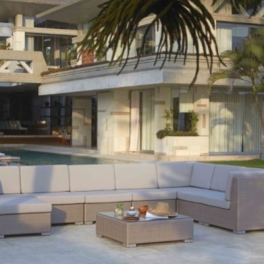 how-to-create-luxury-outdoor-living-space