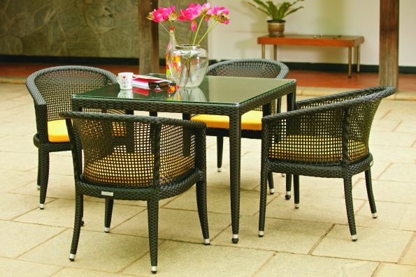 Al Fresco Outdoor Dining